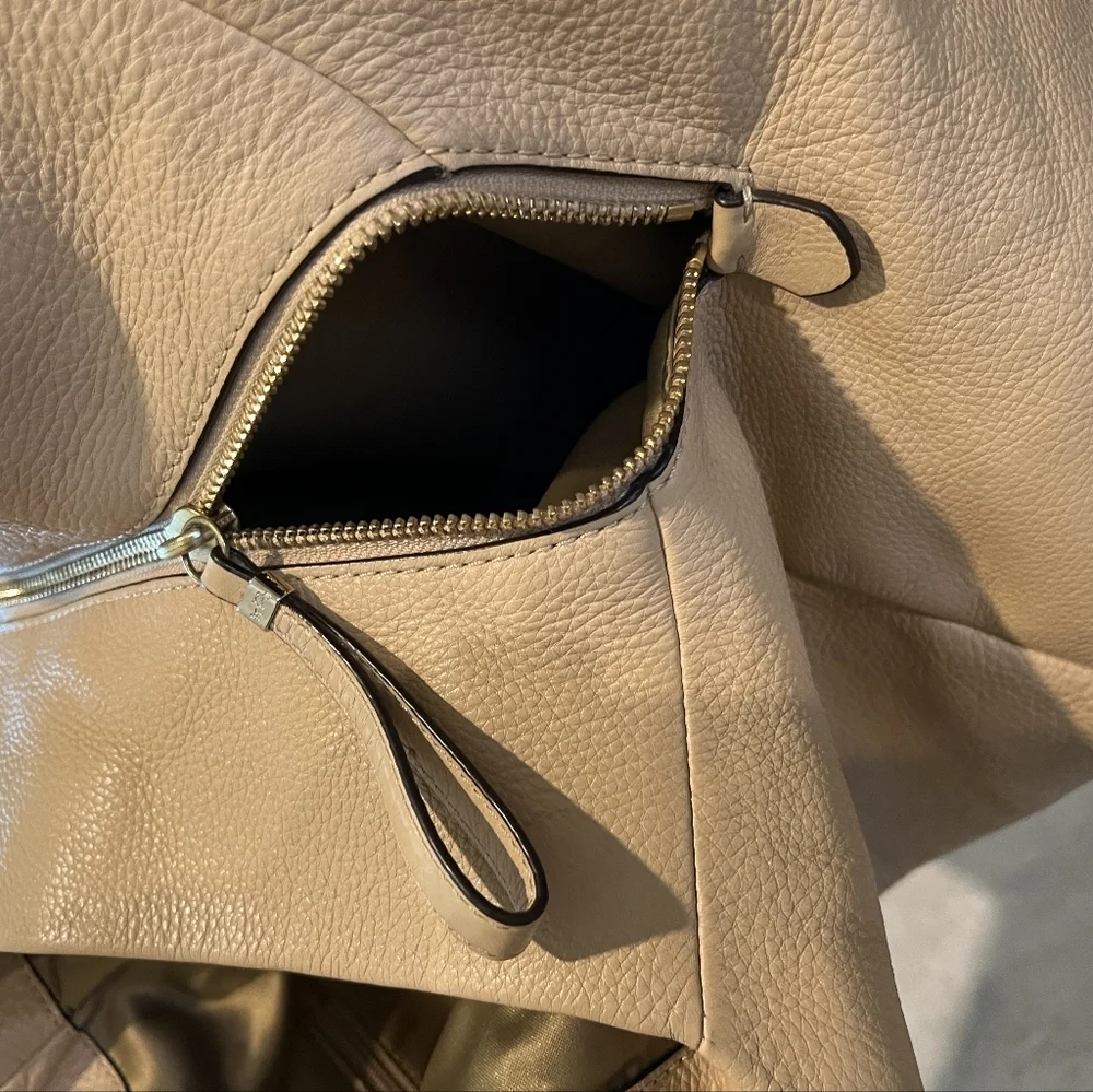 Coach Pebbled Tan Leather Madison Phoebe 3 Compartment Bag Like New Cond… - Picture 12 of 16